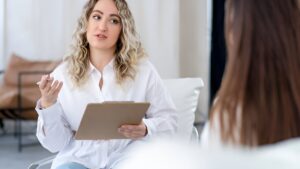 دلایل عدم مراجعه افراد به روانشناس